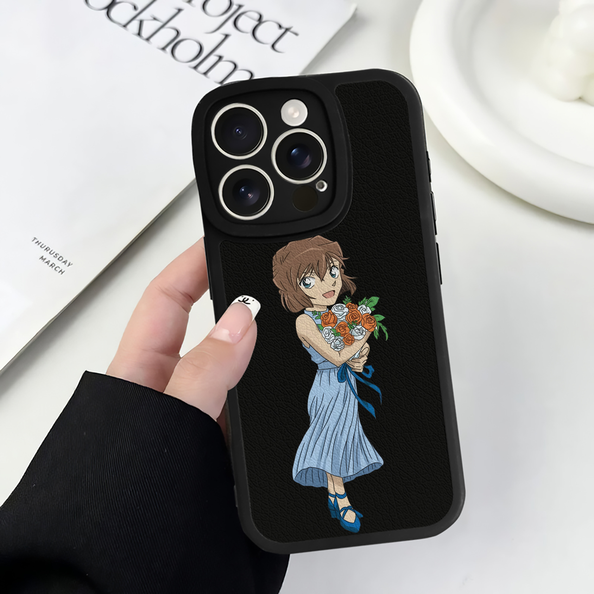 （画像用） 名探偵コナン 灰原 哀 はいばら あい Detective Conan Anita Hailey、Vi Graythorn Haibara Ai 【iPhone 16シリーズ対応】シリコンスマホケース（レザー調） 材質：シリコン